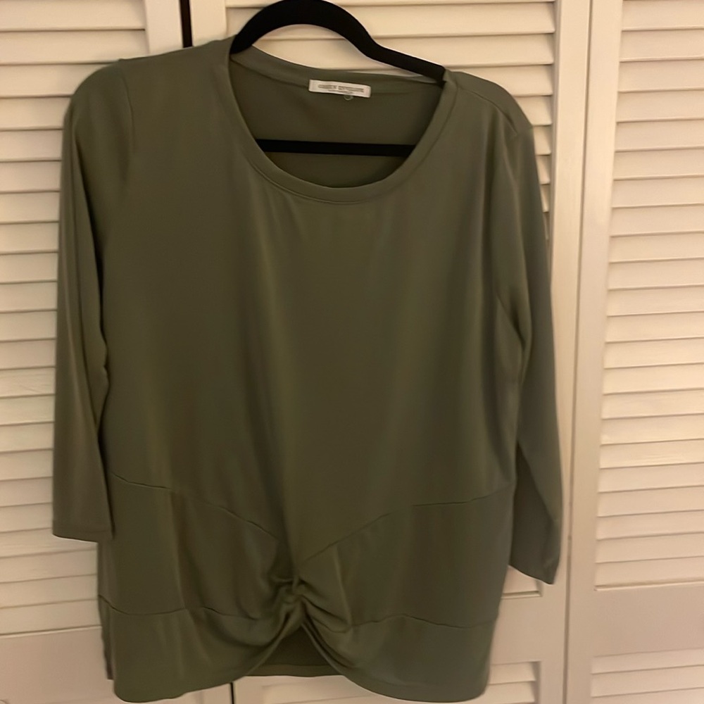 Olive green 3/4 sleeve top with crew neck